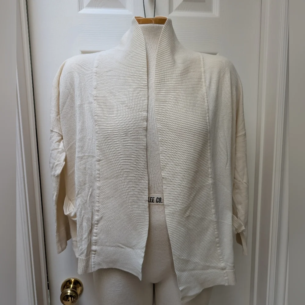 Michael Kors Cream Women's Poncho - Picture 1 of 2